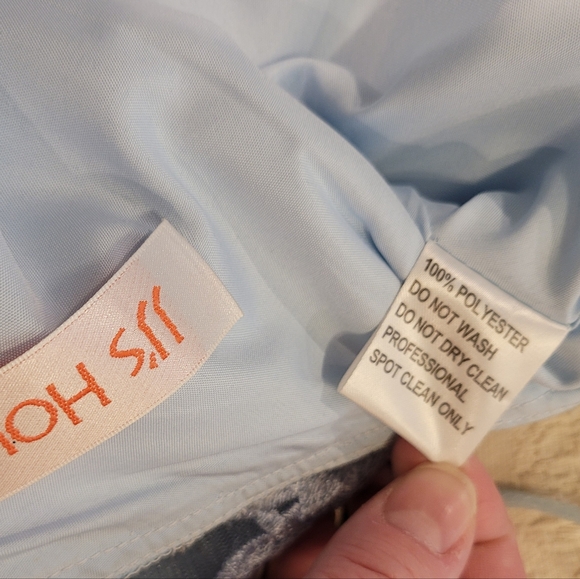 Prom or Homecoming Dress - Picture 7 of 16